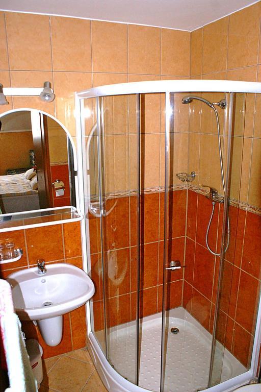 Abigel Vendeghaz Hotell Harkány Rom bilde